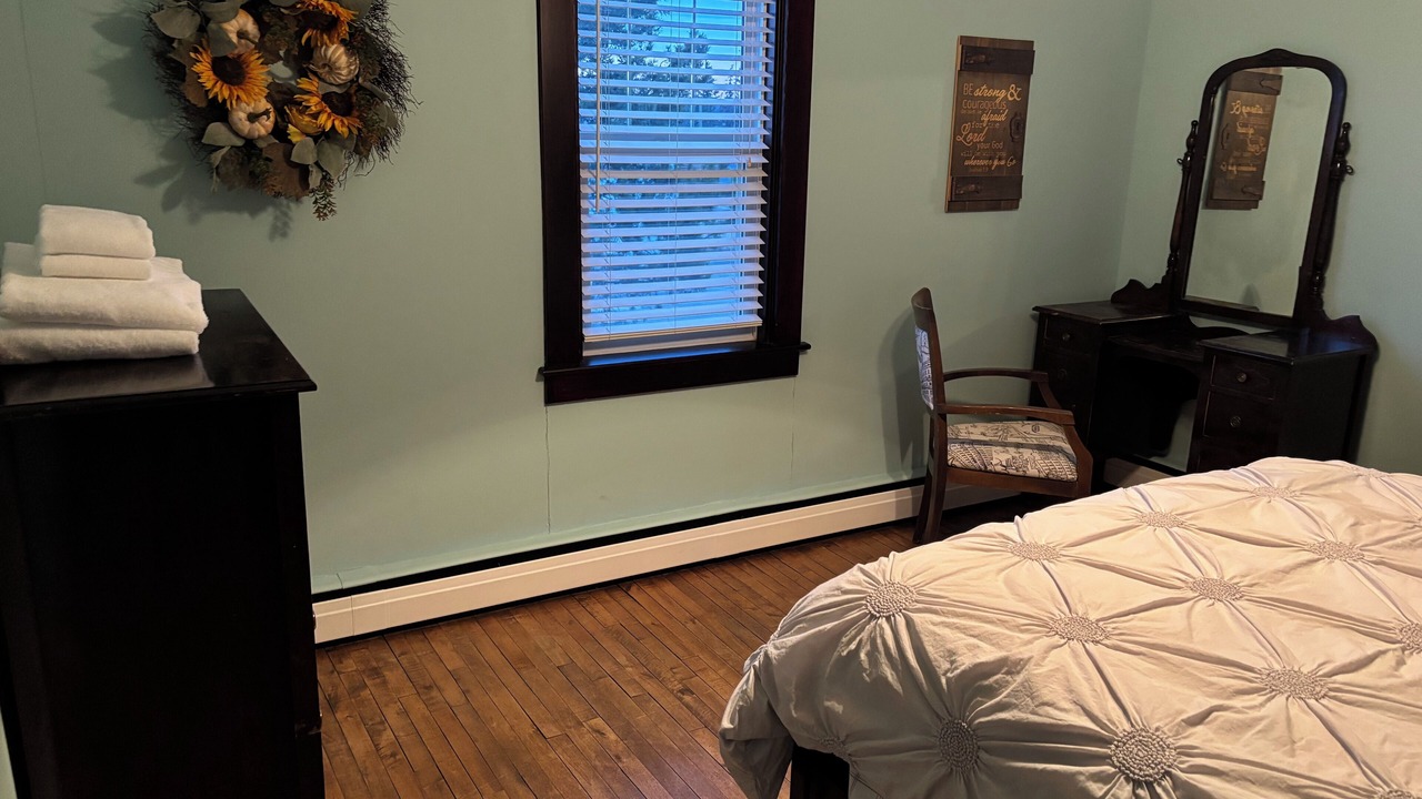 Photo of Bedroom in Mayerthorpe