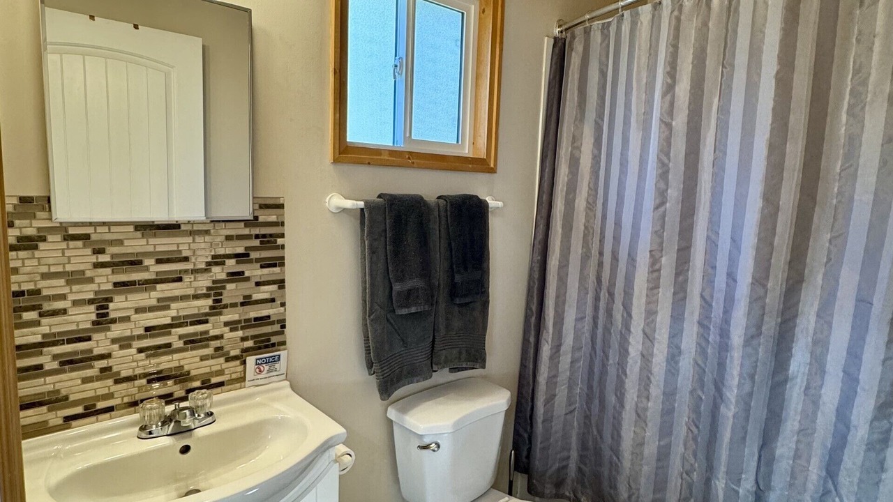 Photo of Bathroom in Valemount