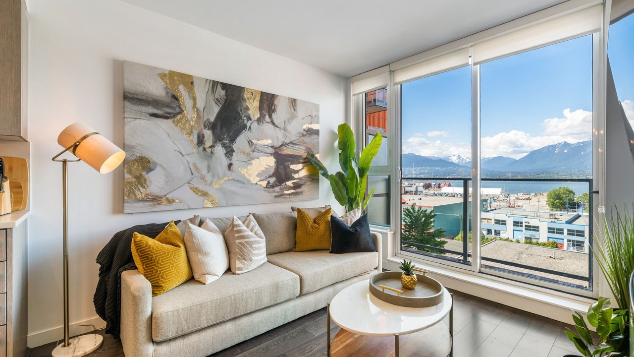 Photo of Livingroom in Downtown Eastside