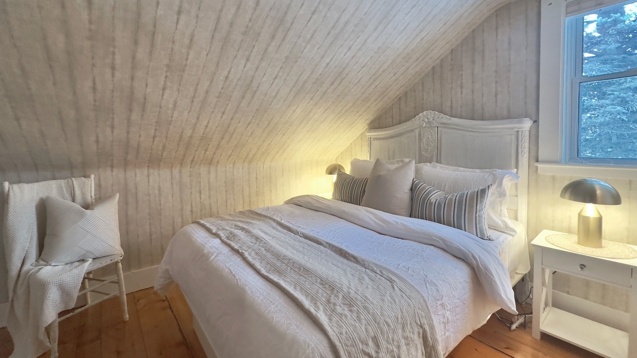 Photo of Bedroom in Saint-Paul-d'Abbotsford