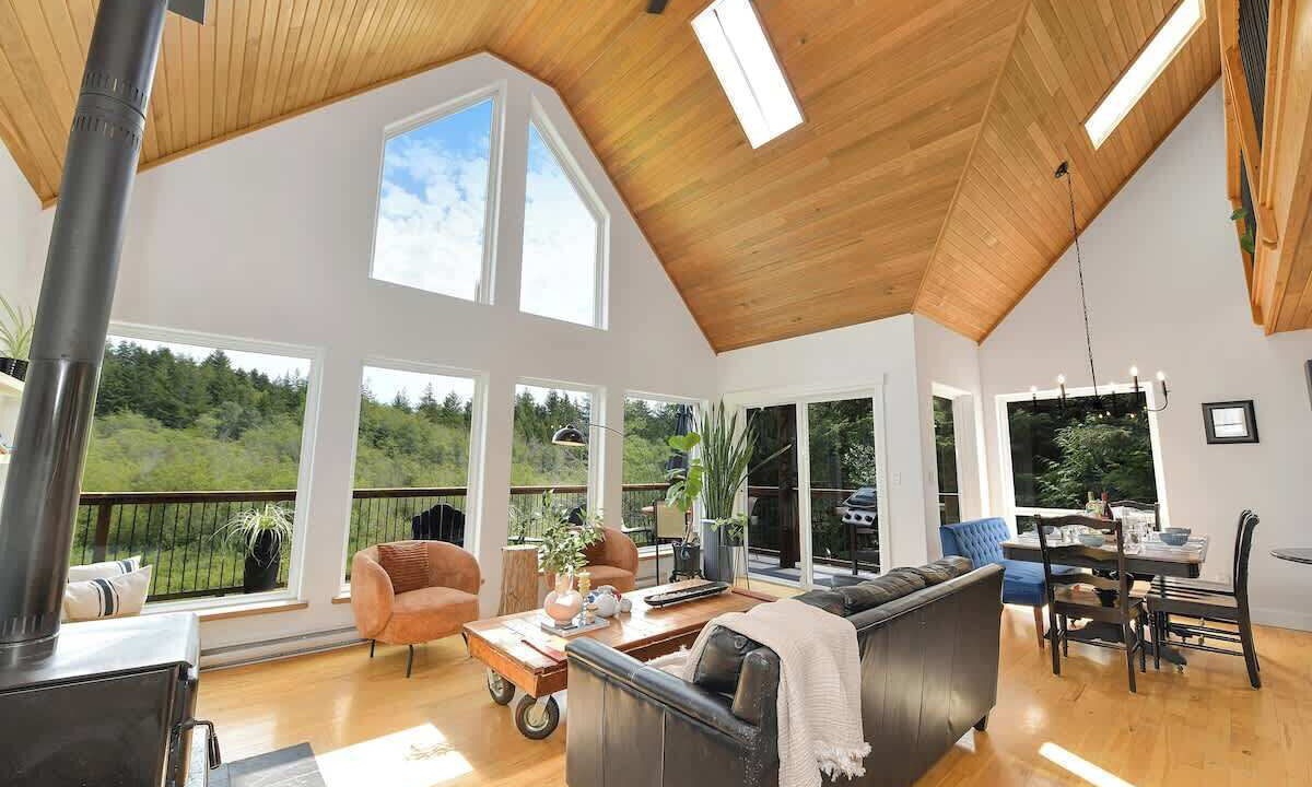 Photo of Bedroom in Otter Point