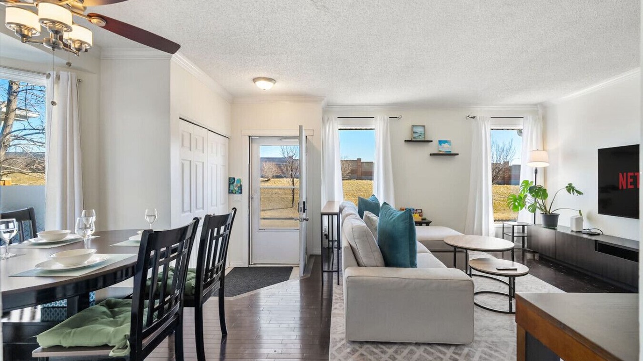 Photo of Livingroom in Southeast Calgary