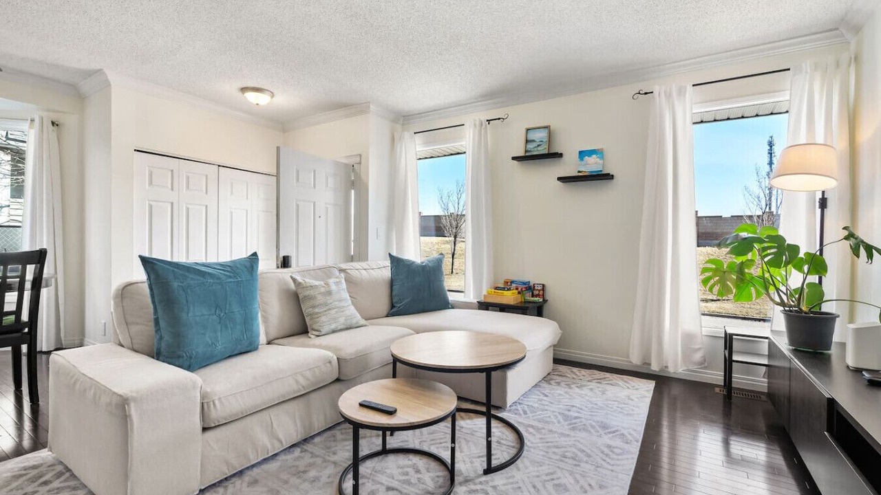 Photo of Livingroom in Southeast Calgary