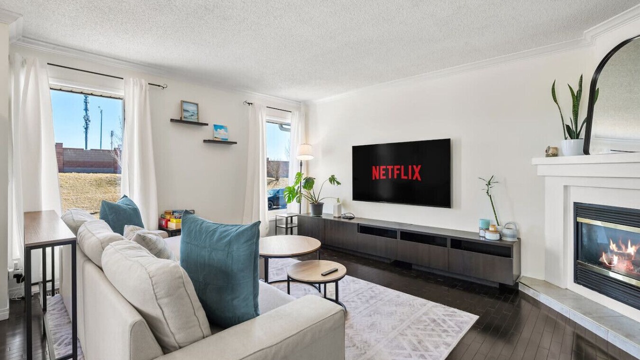 Photo of Livingroom in Southeast Calgary