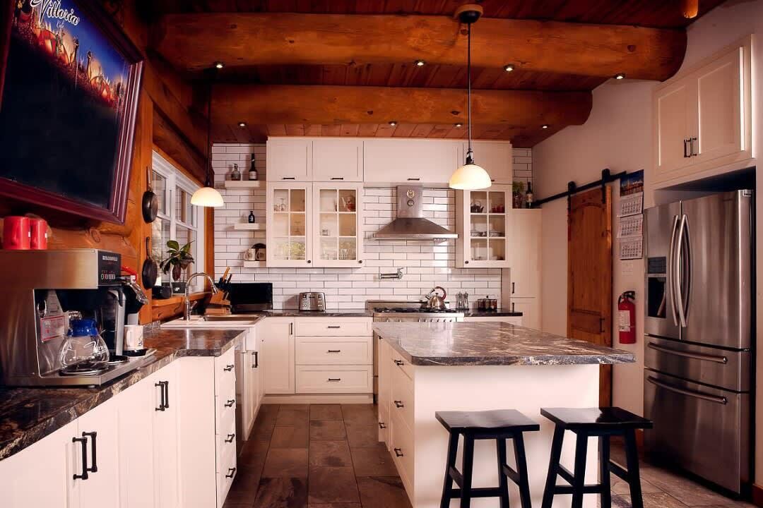 Photo of Kitchen in Les Pays-d'en-Haut Regional County Municipality