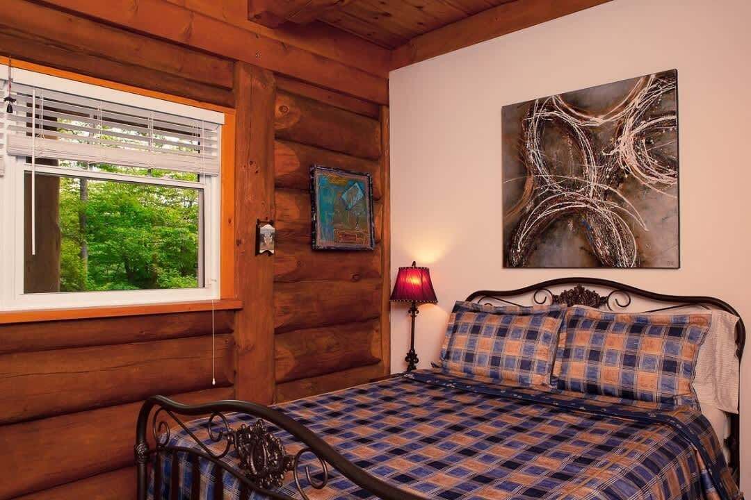 Photo of Bedroom in Les Pays-d'en-Haut Regional County Municipality
