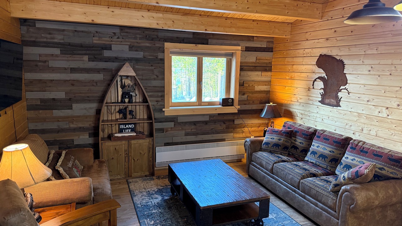 Photo of Livingroom in Manitoulin District