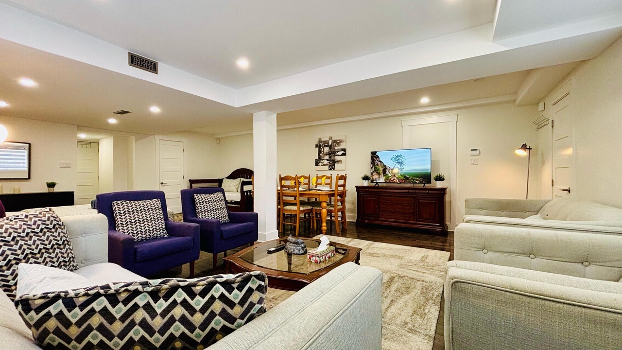 Photo of Livingroom in LaSalle