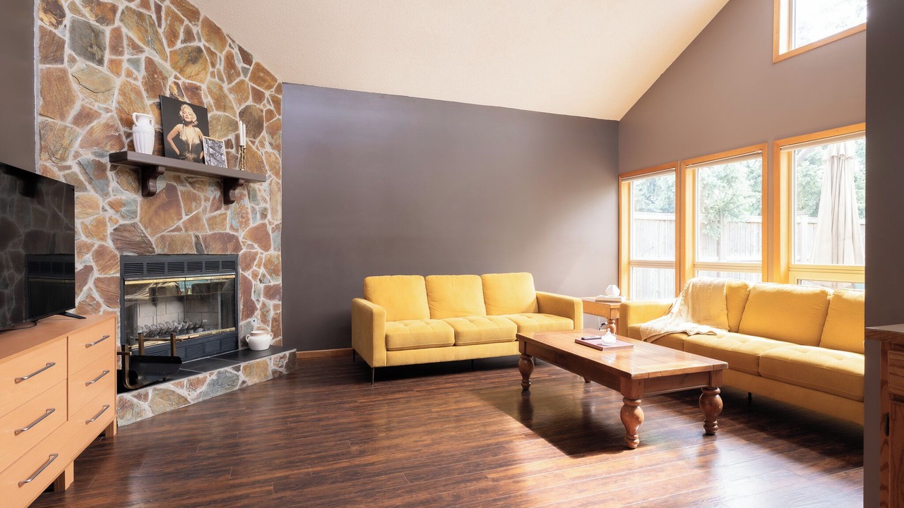 Photo of Livingroom in Markerville