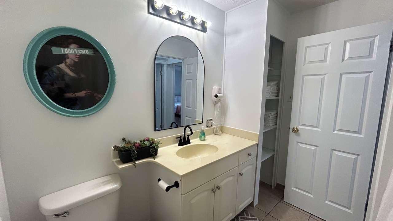 Photo of Bathroom in Canyon Meadows