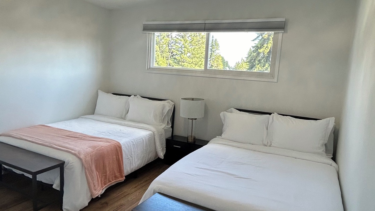 Photo of Bedroom in Canyon Meadows