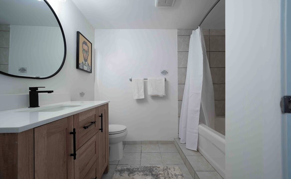 Photo of Bathroom in Canyon Meadows