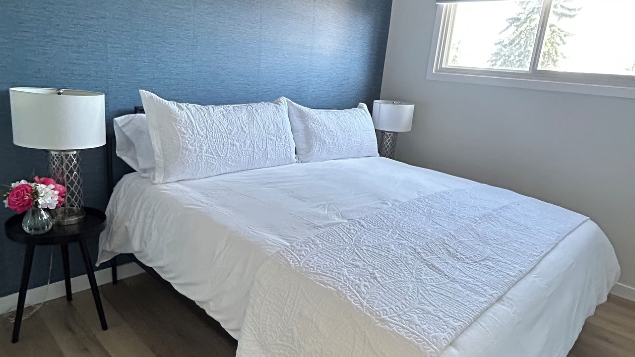 Photo of Bedroom in Canyon Meadows