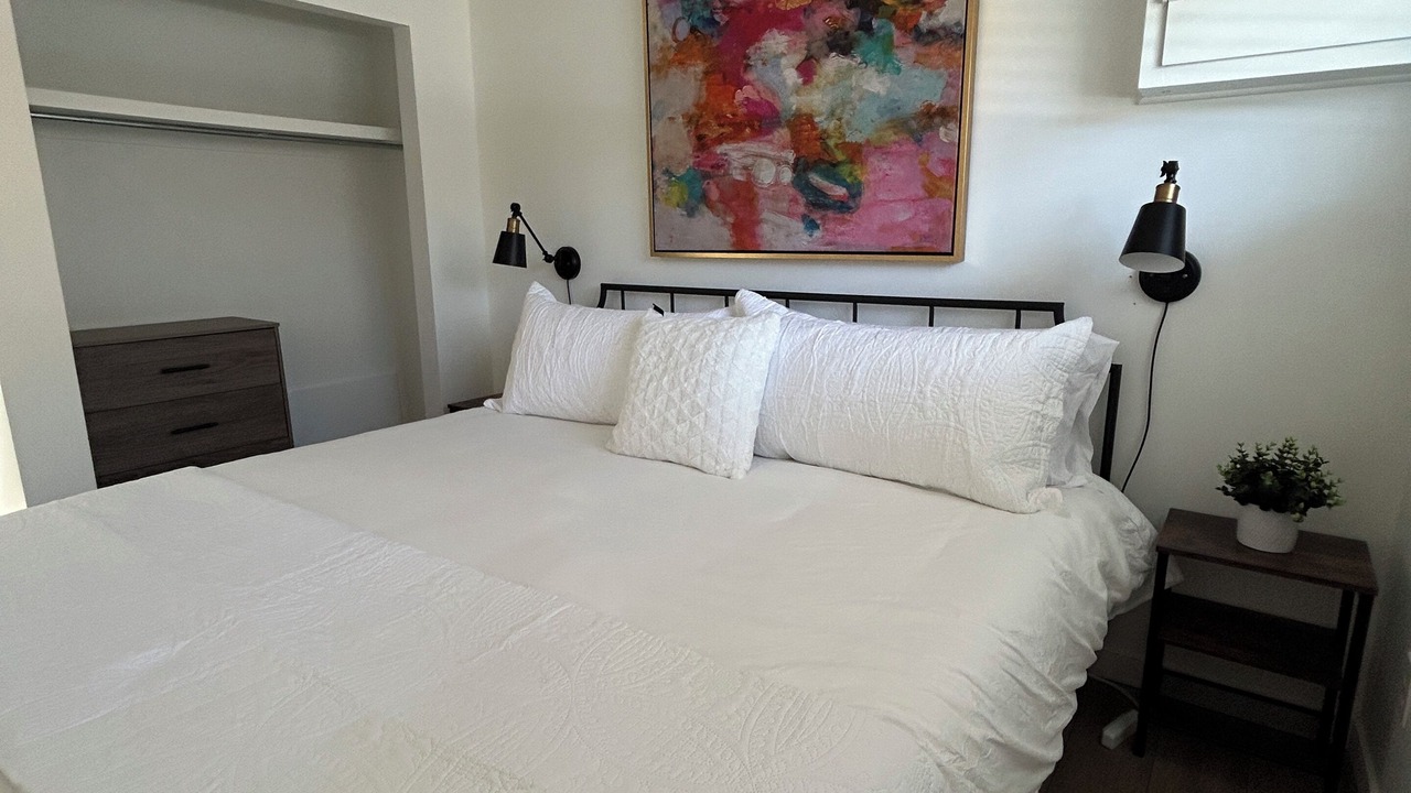 Photo of Bedroom in Canyon Meadows