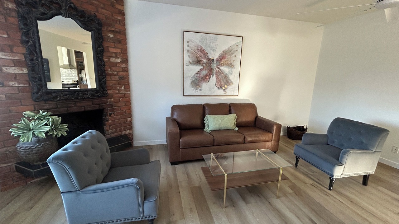 Photo of Livingroom in Canyon Meadows