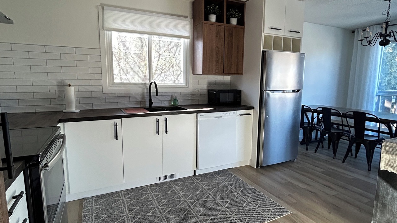 Photo of Kitchen in Canyon Meadows