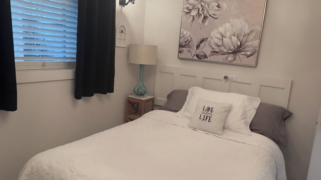 Photo of Bedroom in Eagle Bay
