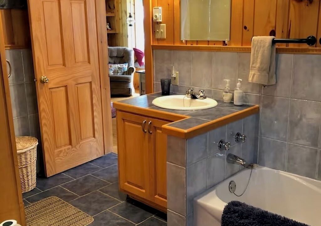 Photo of Bathroom in Shemogue