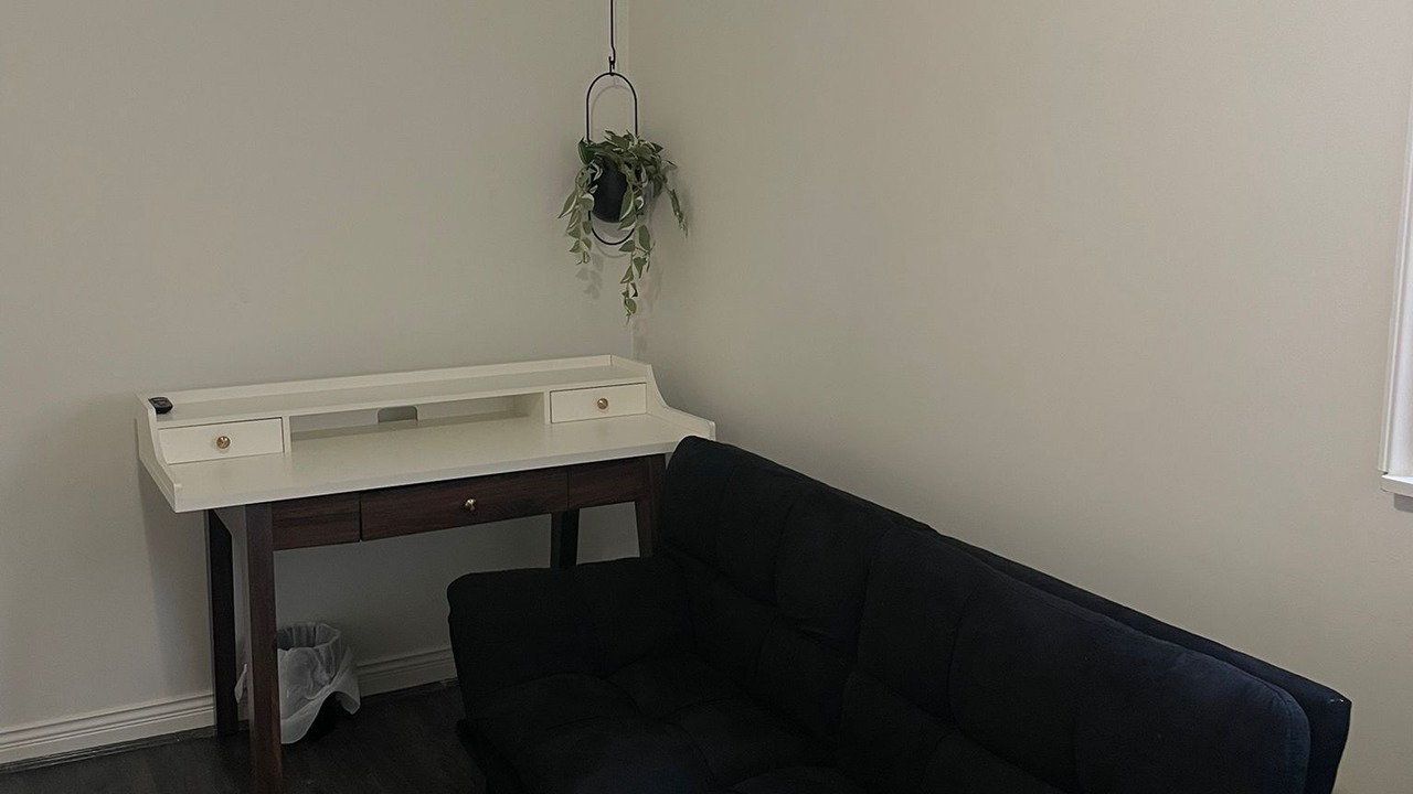 Photo of Livingroom in Guildford