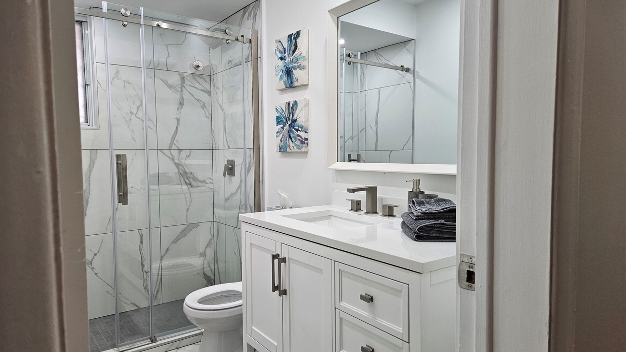Photo of Bathroom in Cote-Saint-Luc