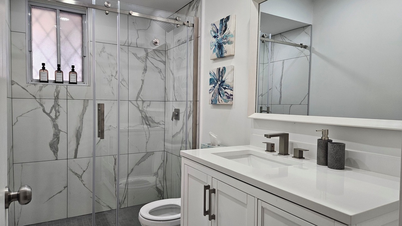 Photo of Bathroom in Cote-Saint-Luc