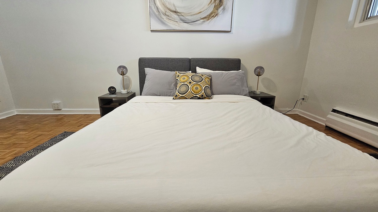 Photo of Bedroom in Cote-Saint-Luc