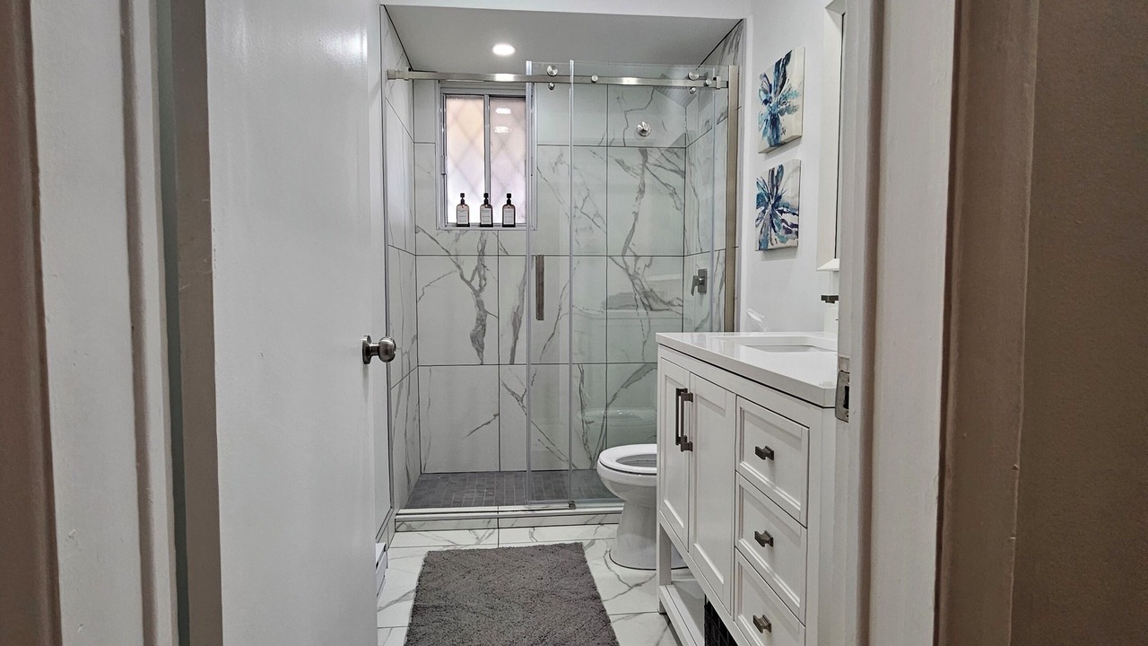 Photo of Bathroom in Cote-Saint-Luc