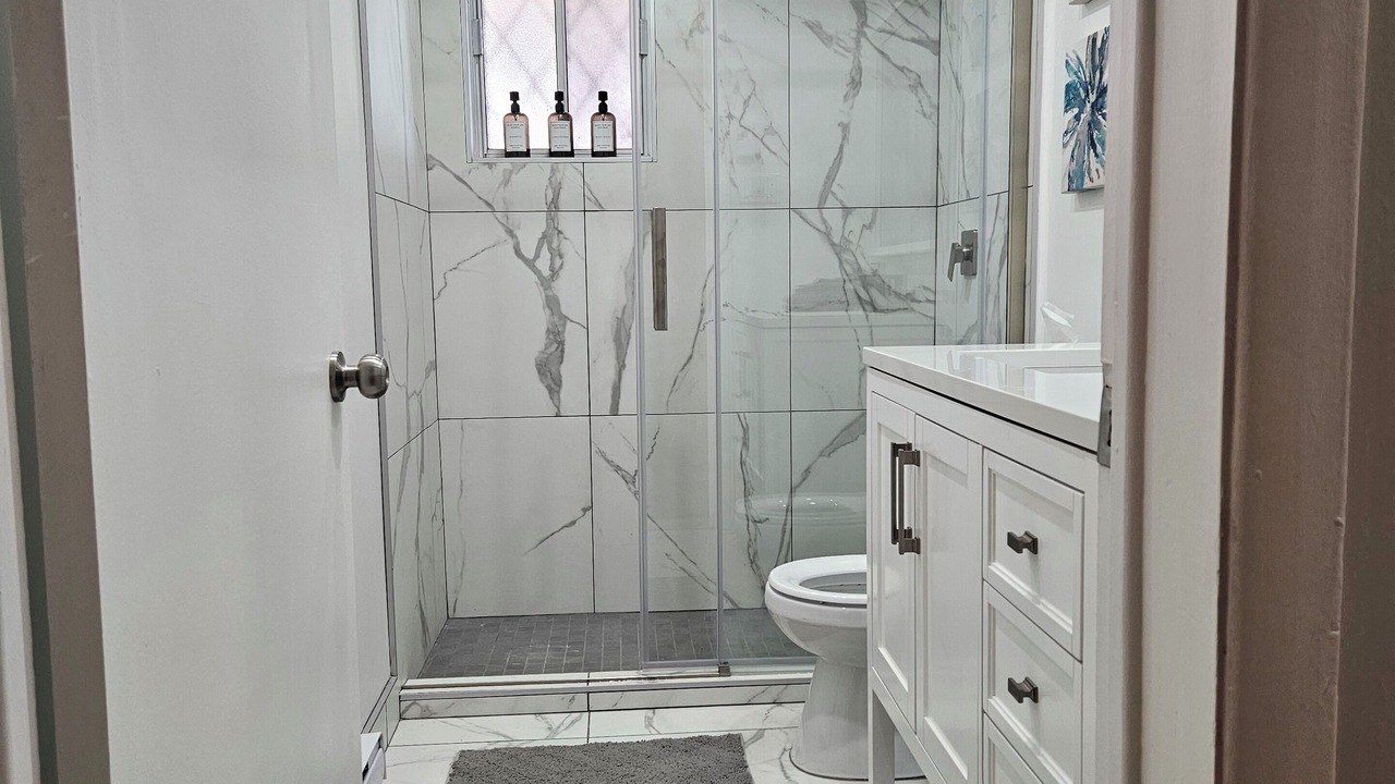 Photo of Bathroom in Cote-Saint-Luc
