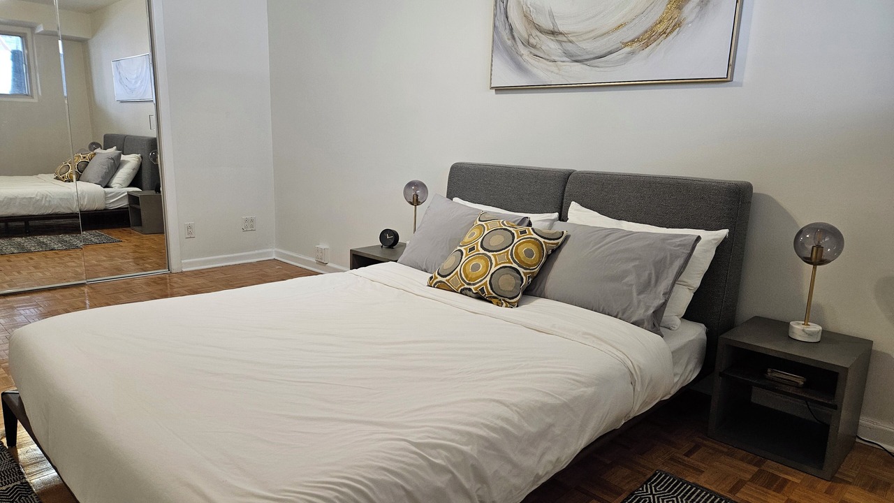 Photo of Bedroom in Cote-Saint-Luc