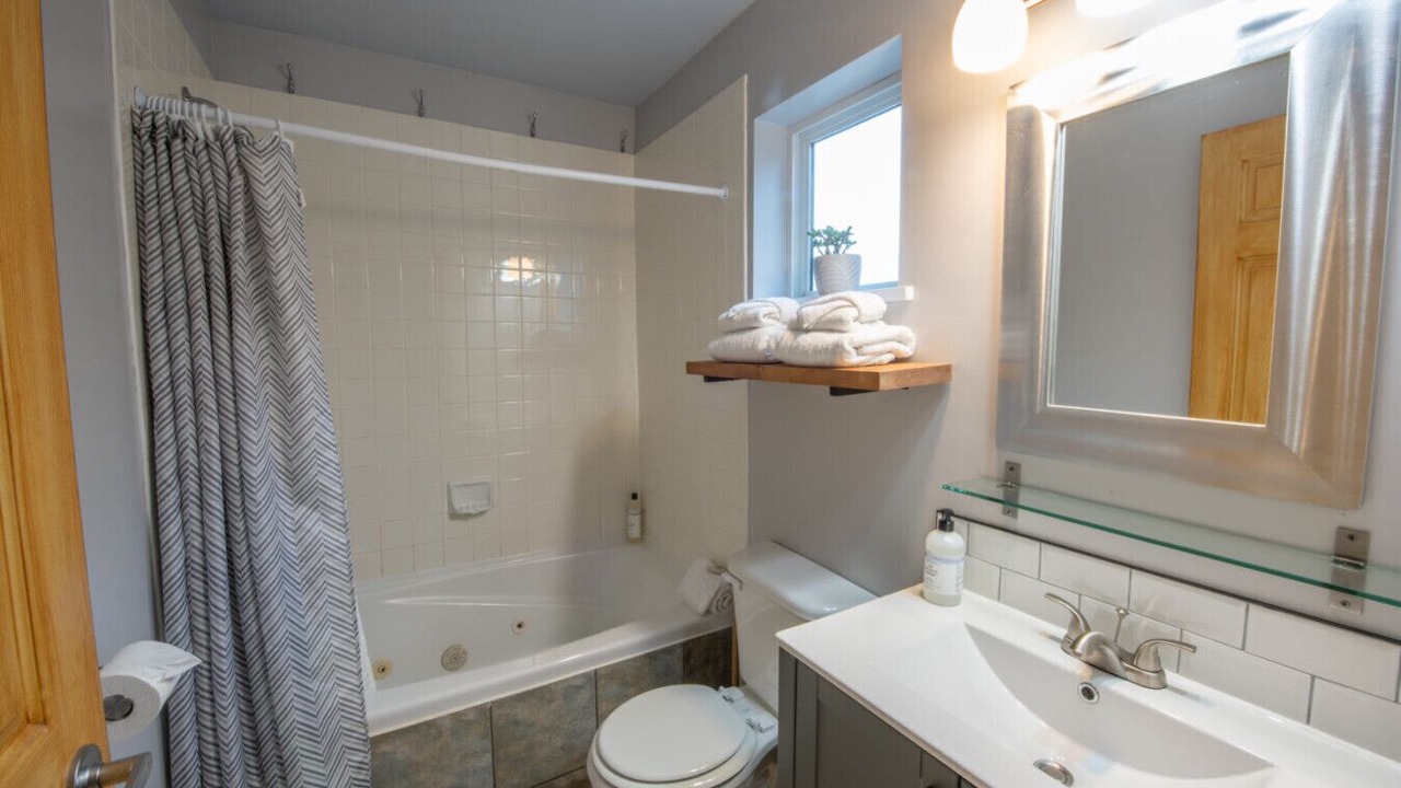 Photo of Bathroom in Ucluelet