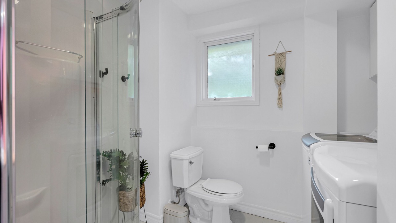 Photo of Bathroom in Les Collines-de-l'Outaouais Regional County Municipality