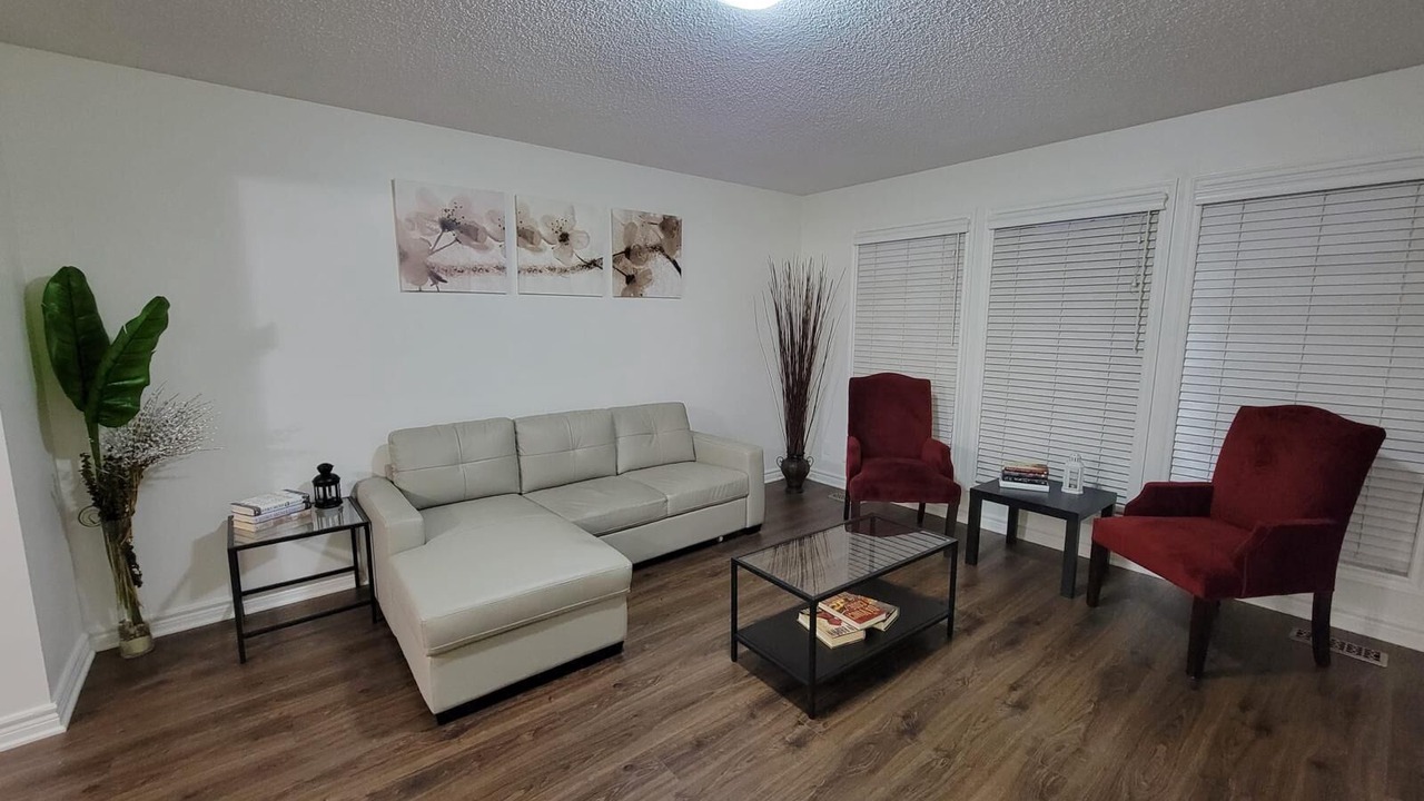 Photo of Livingroom in Guildford