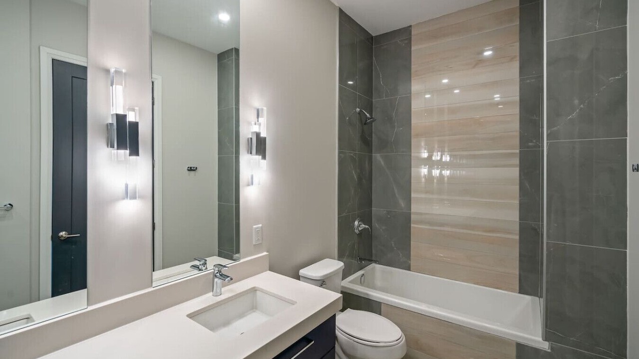 Photo of Bathroom in Niagara Falls