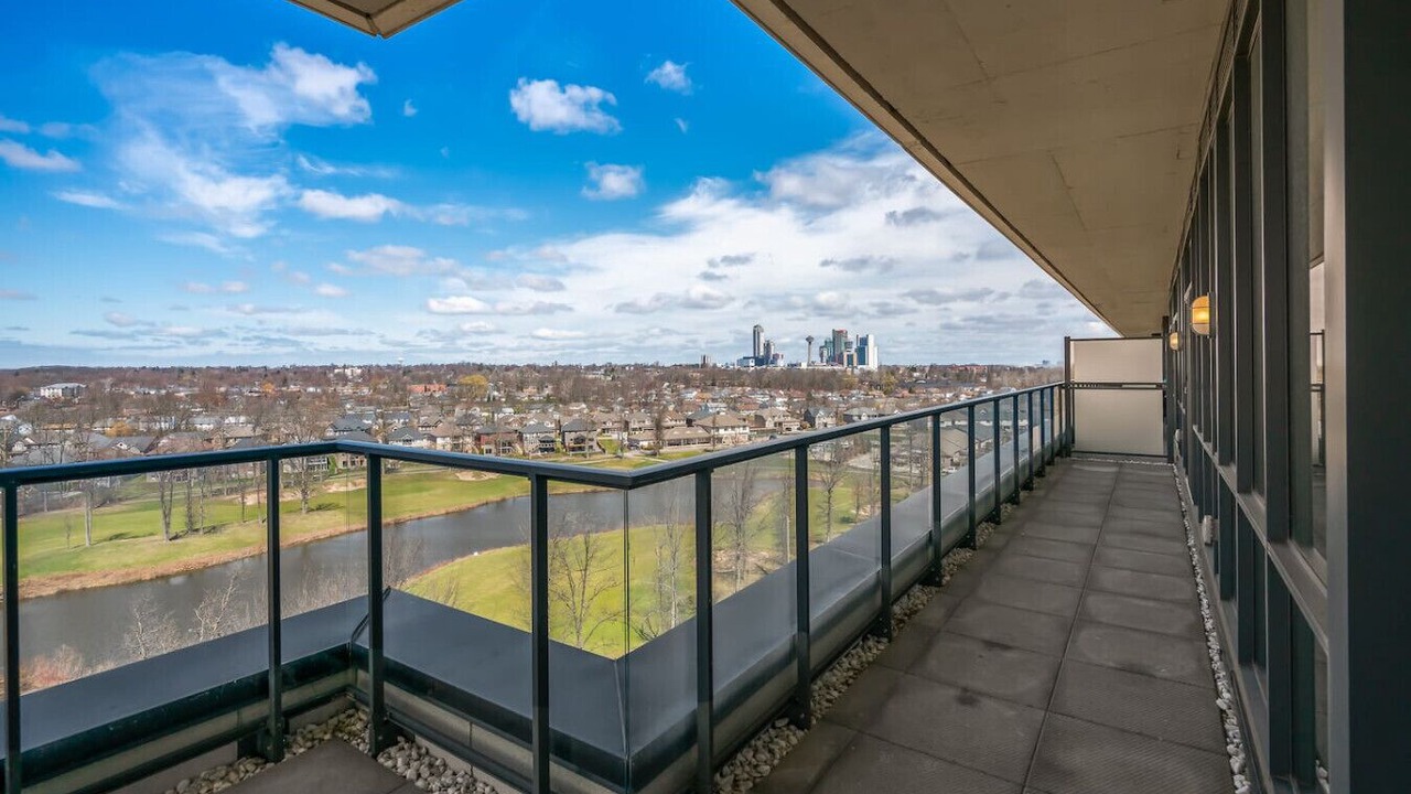 Photo of Patio Balcony in Niagara Falls