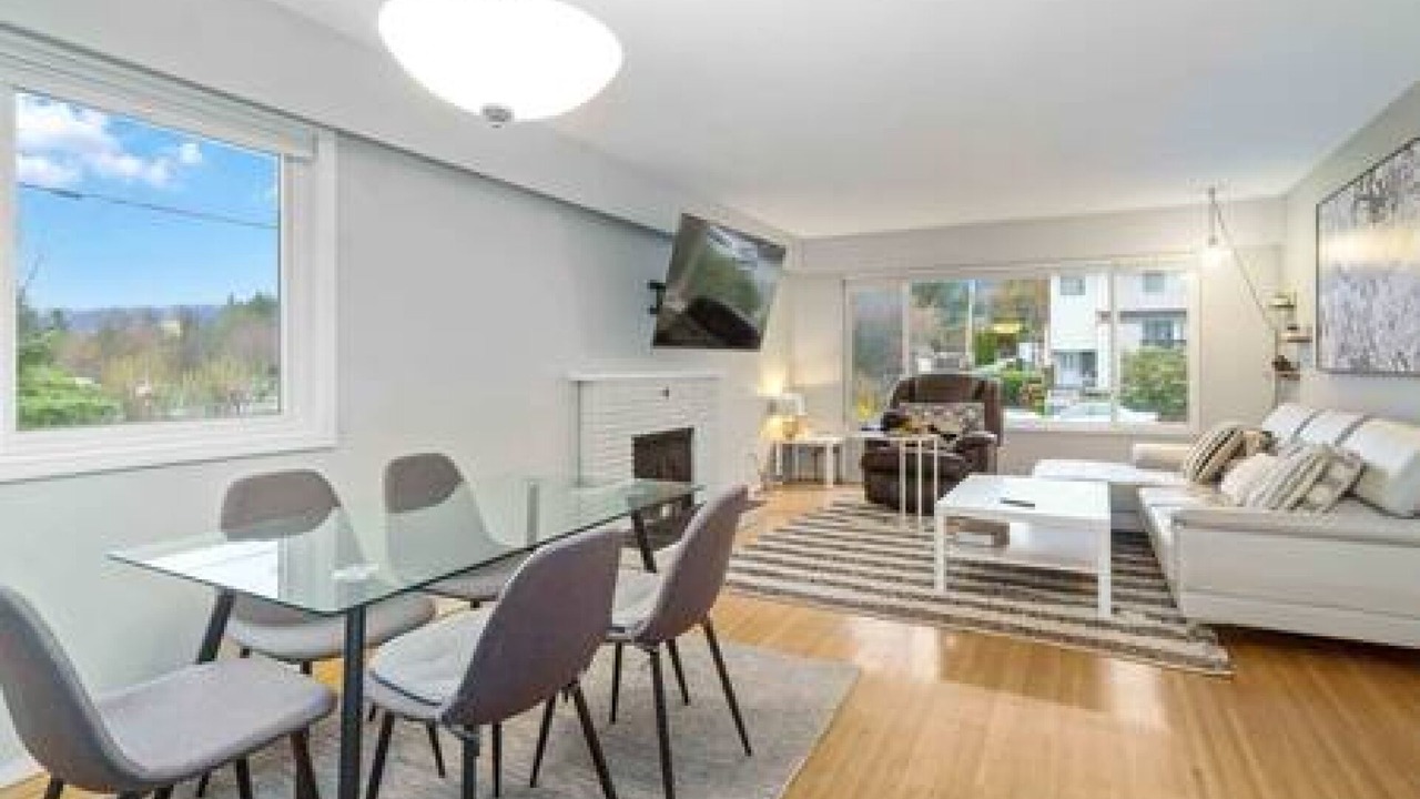 Photo of Livingroom in Central Lonsdale