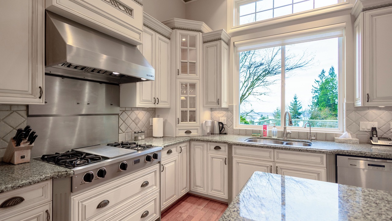 Photo of Kitchen in West Vancouver