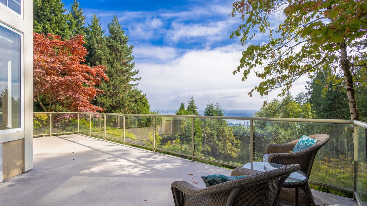 Photo of Patio Balcony in West Vancouver