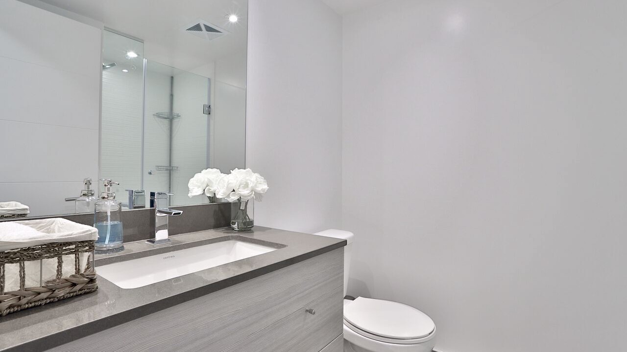 Photo of Bathroom in Fashion District