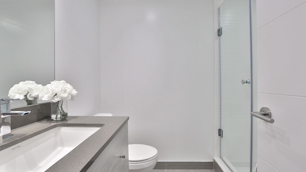 Photo of Bathroom in Fashion District