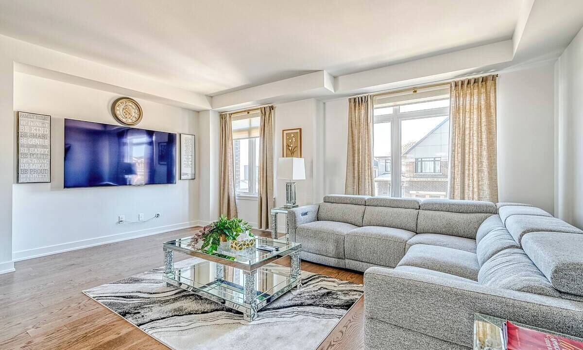 Photo of Livingroom in Chapel Hill South