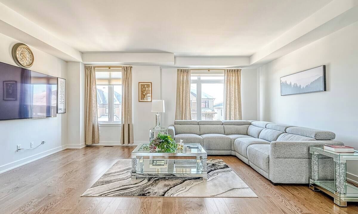 Photo of Livingroom in Chapel Hill South