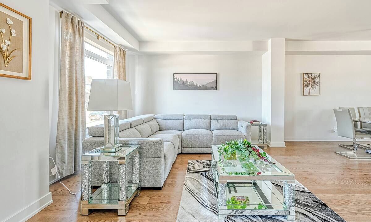 Photo of Livingroom in Chapel Hill South