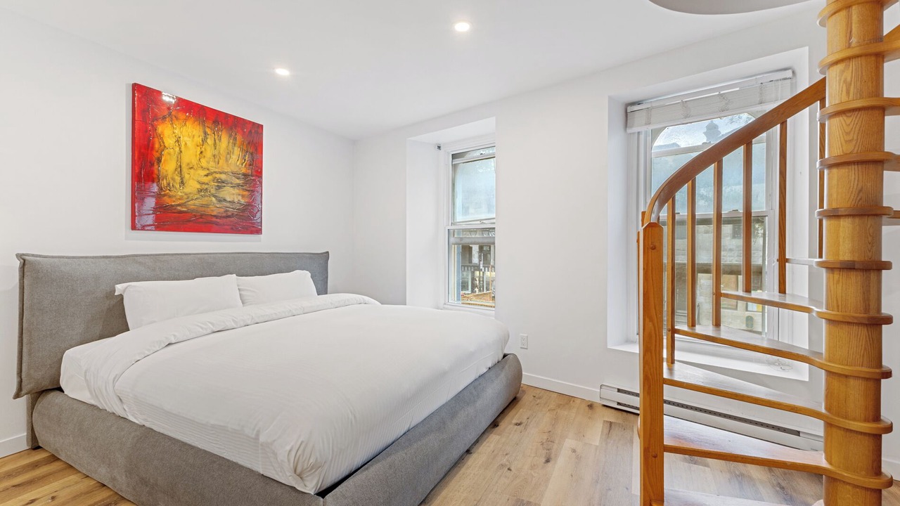 Photo of Bedroom in Quartier des Spectacles