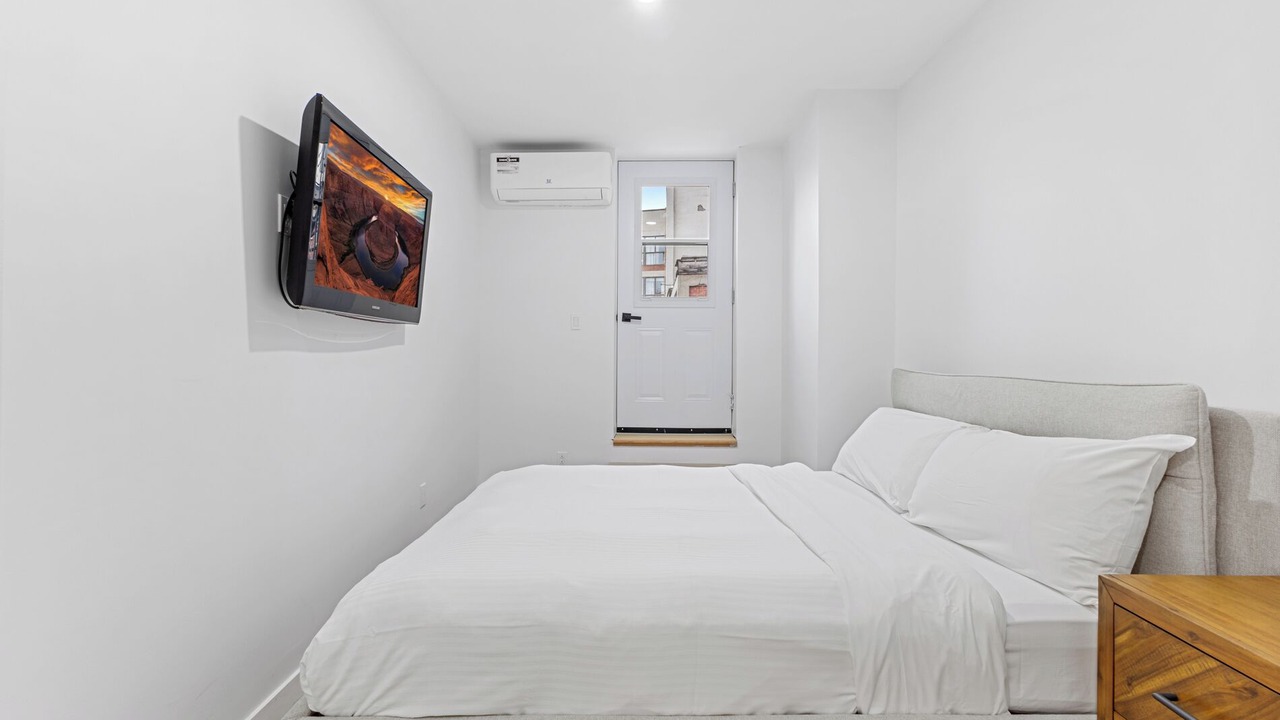 Photo of Bedroom in Quartier des Spectacles