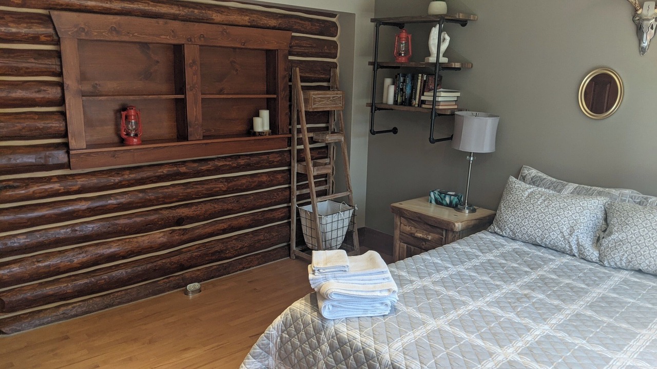 Photo of Bedroom in Bragg Creek