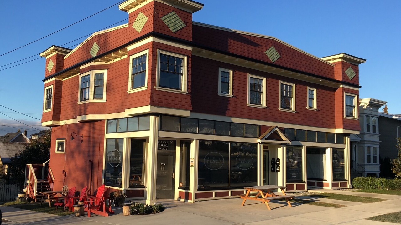 Photo of Outdoor in Central Lonsdale