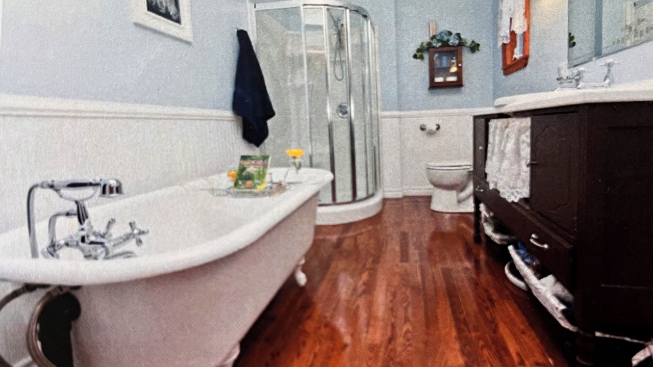 Photo of Bathroom in Oro-Medonte