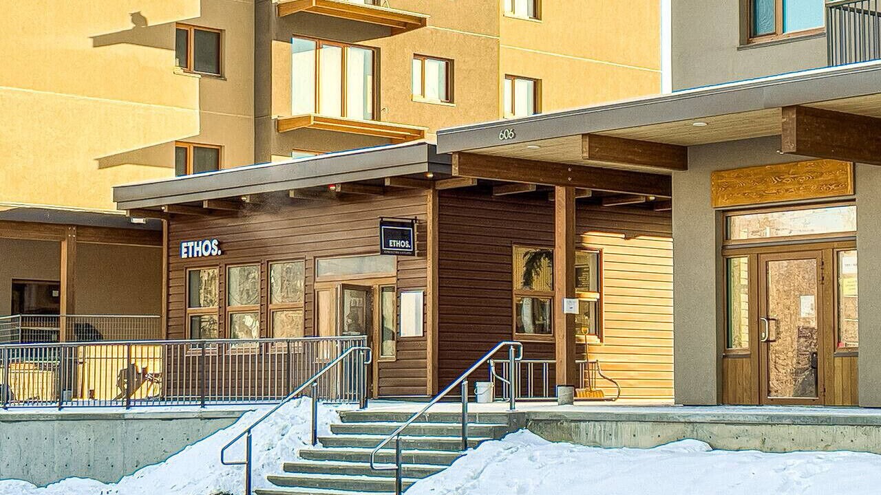 Photo of Outdoor in Golden