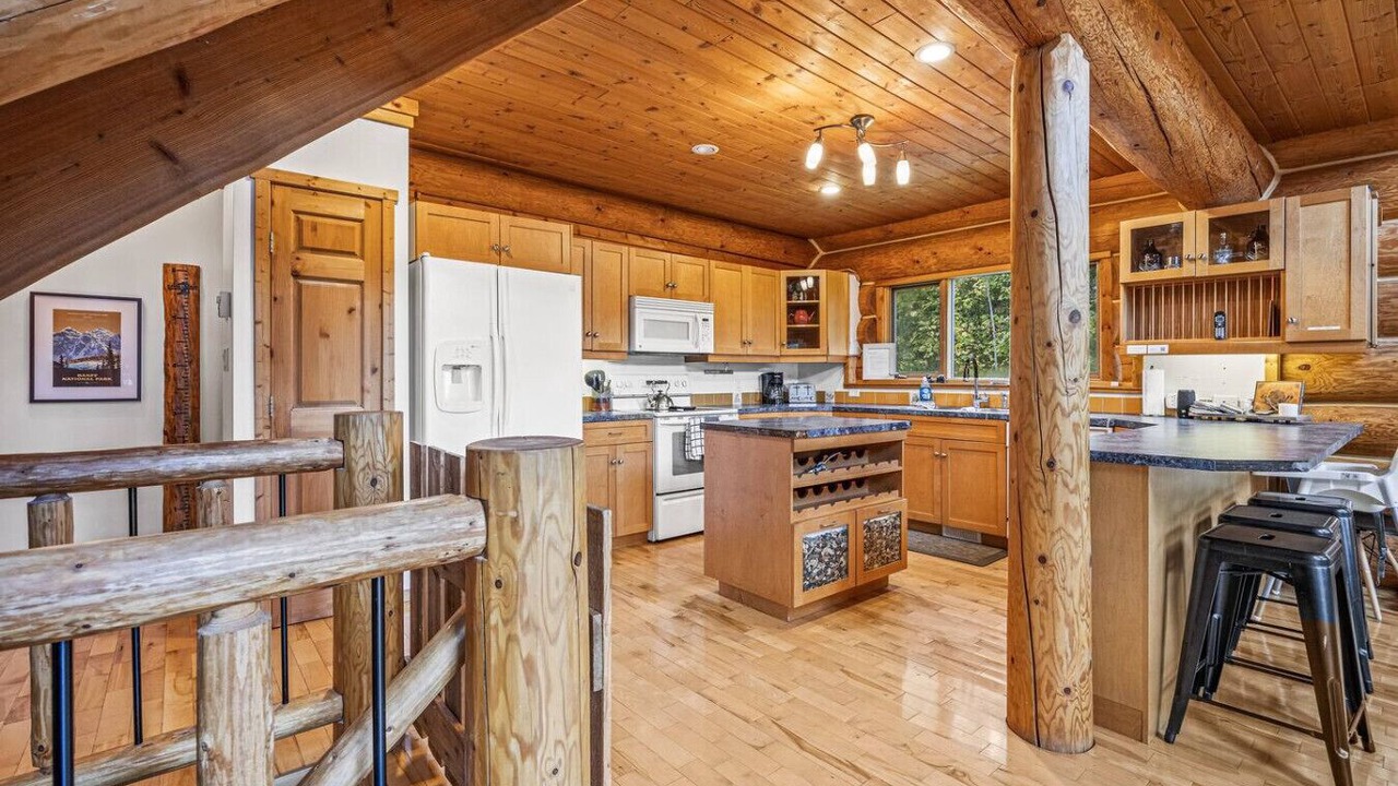 Photo of Kitchen in Golden