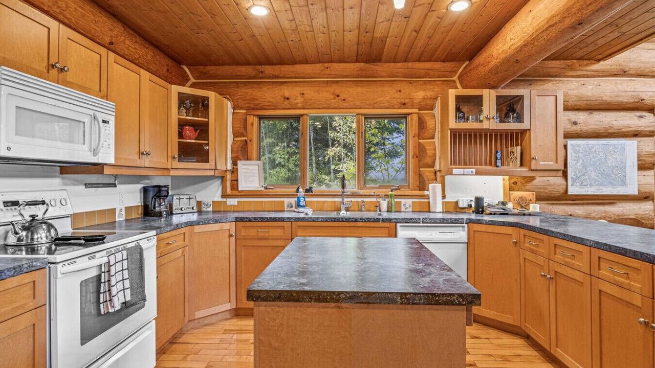 Photo of Kitchen in Golden